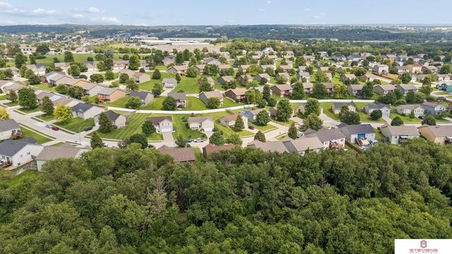 10502 S 27th Street, Bellevue, NE 68123