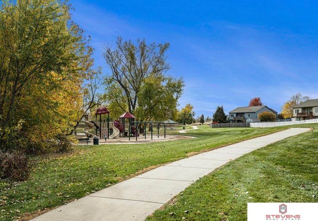 10502 S 27th Street, Bellevue, NE 68123