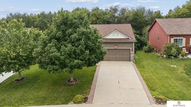 10502 S 27th Street, Bellevue, NE 68123