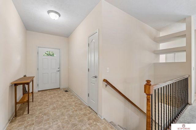 10502 S 27th Street, Bellevue, NE 68123