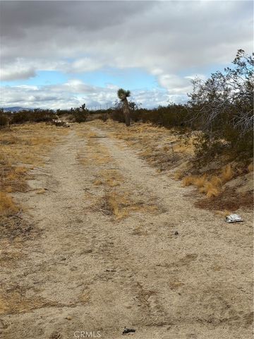 165 E Avenue S8, Palmdale, CA 93591