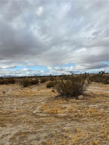 165 E Avenue S8, Palmdale, CA 93591