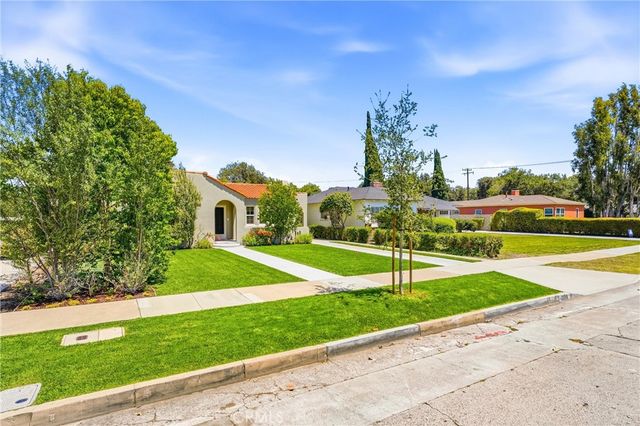 2315 Oakmont, Santa Ana, CA 92706