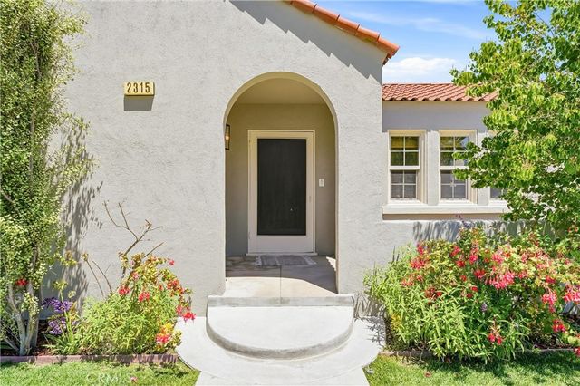 2315 Oakmont, Santa Ana, CA 92706