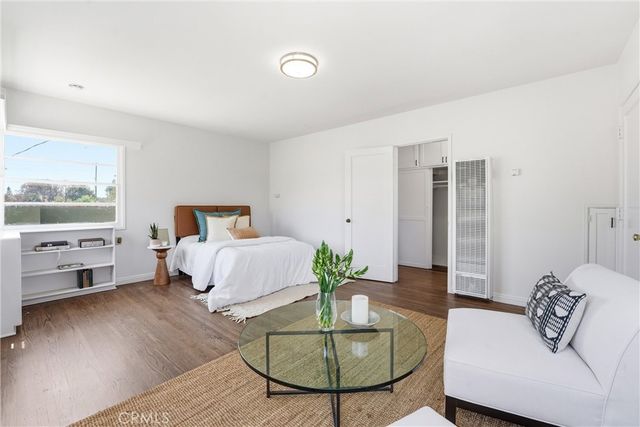 2315 Oakmont, Santa Ana, CA 92706
