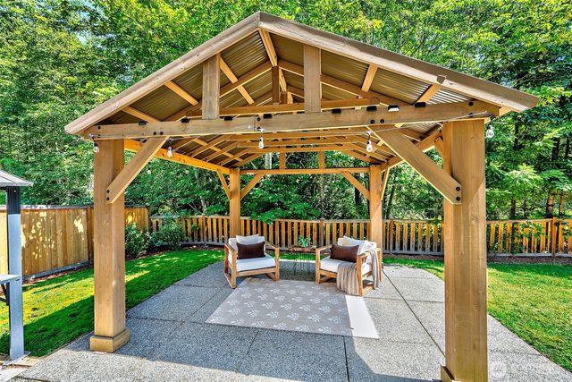 9650 222nd Court NE, Redmond, WA 98053
