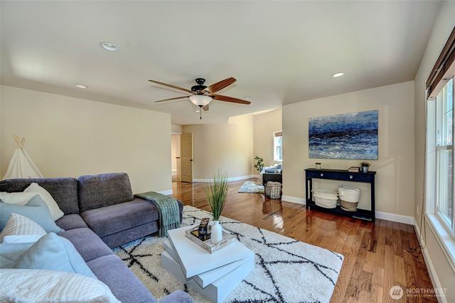9650 222nd Court NE, Redmond, WA 98053