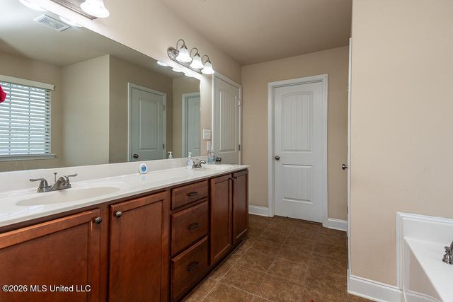 7637 Wisteria Drive, Olive Branch, MS 38654