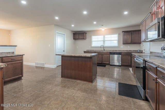 7637 Wisteria Drive, Olive Branch, MS 38654