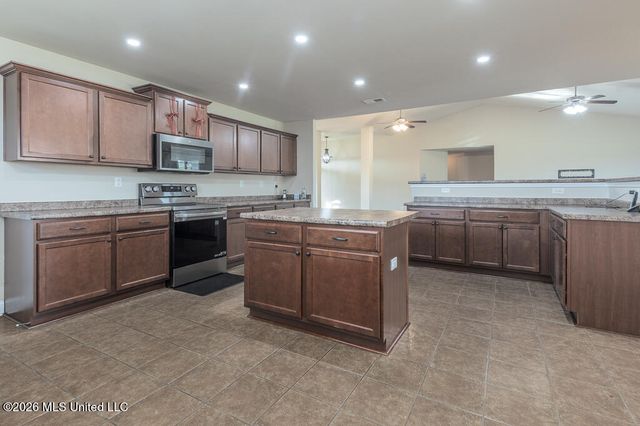 7637 Wisteria Drive, Olive Branch, MS 38654