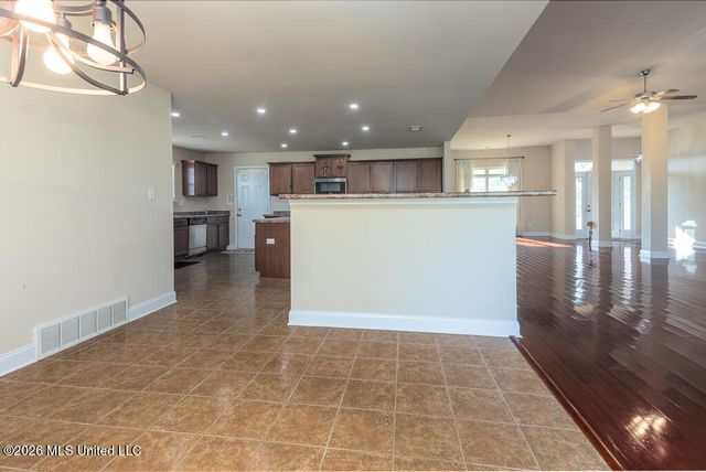7637 Wisteria Drive, Olive Branch, MS 38654