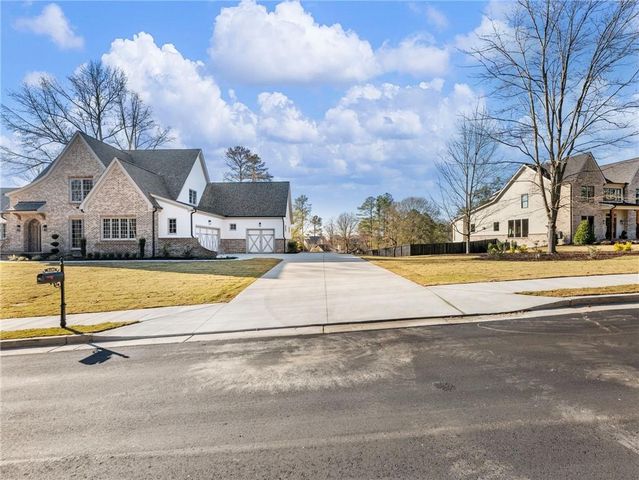 5450 N RICHLAND CREEK Street, Buford, GA 30518