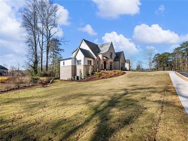 5450 N RICHLAND CREEK Street, Buford, GA 30518