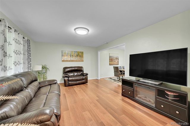 6680 S Locust Way, Centennial, CO 80111