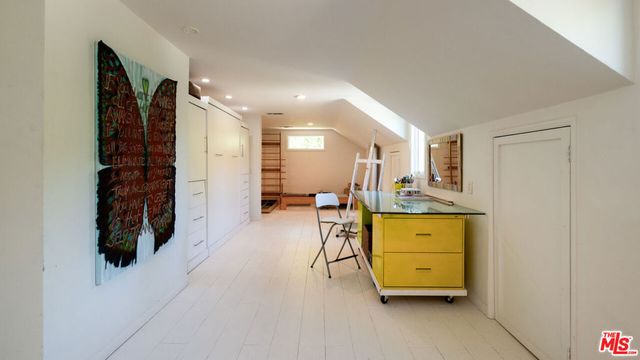 6101 Shoup Avenue, Woodland Hills, CA 91367