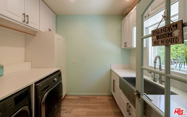 6101 Shoup Avenue, Woodland Hills, CA 91367