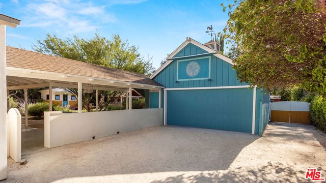 6101 Shoup Avenue, Woodland Hills, CA 91367