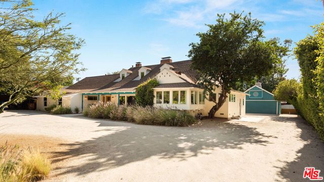6101 Shoup Avenue, Woodland Hills, CA 91367