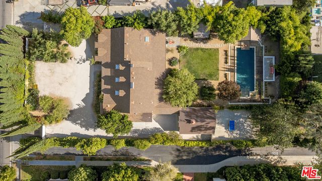 6101 Shoup Avenue, Woodland Hills, CA 91367