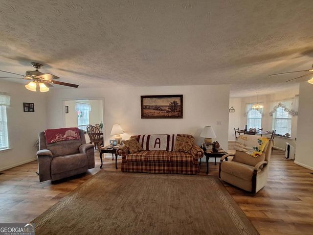 5280 Judge Brown Road, Valley, AL 36854