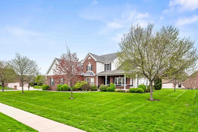 2213 Tyler Trail, Bloomington, IL 61704