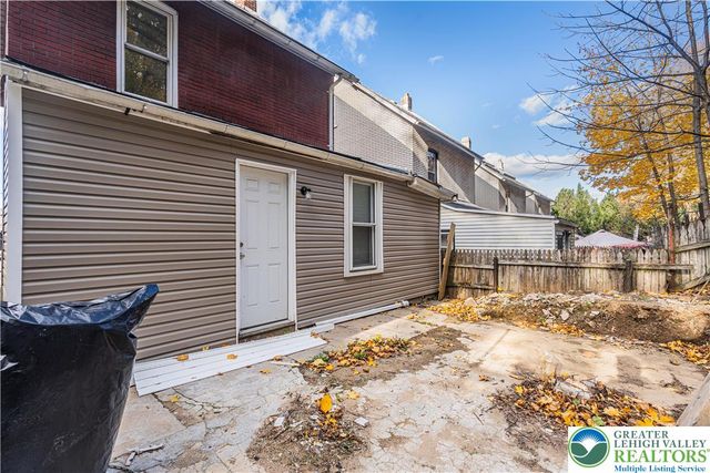 963 Wyandotte Street, Bethlehem City, PA 18015