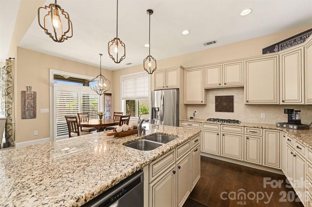 15523 Lake Ridge Road, Charlotte, NC 28278