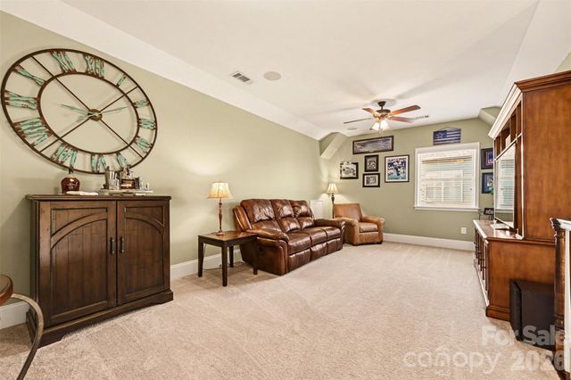 15523 Lake Ridge Road, Charlotte, NC 28278