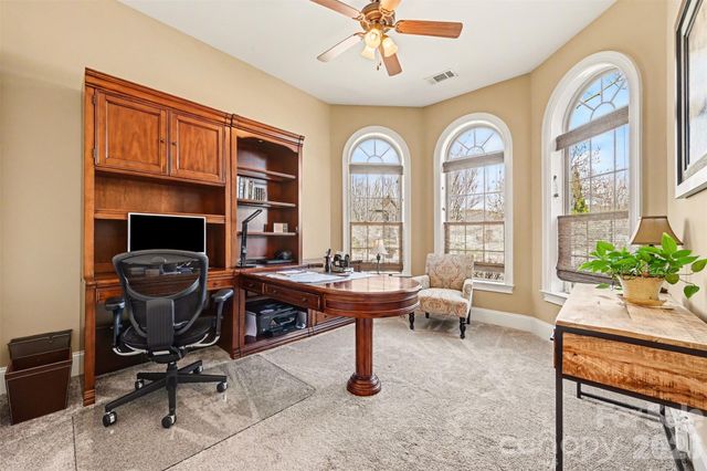 15523 Lake Ridge Road, Charlotte, NC 28278