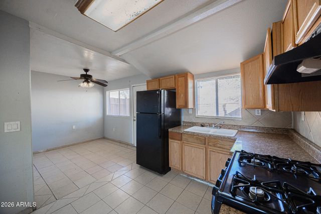 6016 W VISTA Avenue, Glendale, AZ 85301