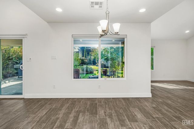 7009 Quailwood Drive, Bakersfield, CA 93309