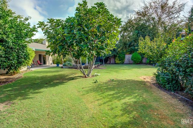 7009 Quailwood Drive, Bakersfield, CA 93309