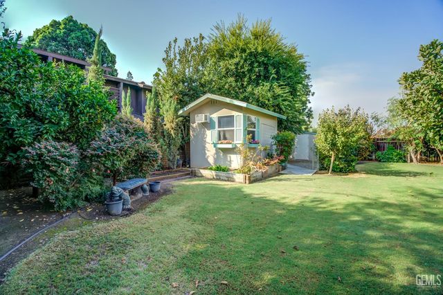 7009 Quailwood Drive, Bakersfield, CA 93309