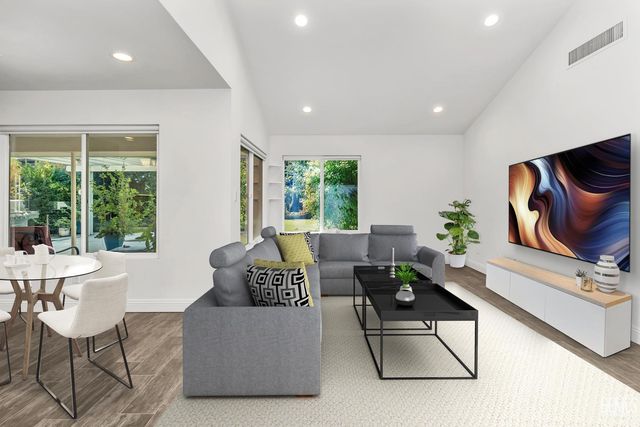 7009 Quailwood Drive, Bakersfield, CA 93309