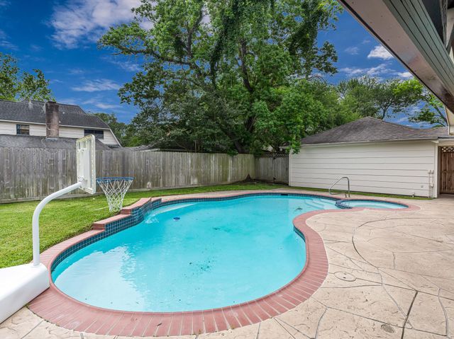 515 Ellingham Drive, Katy, TX 77450