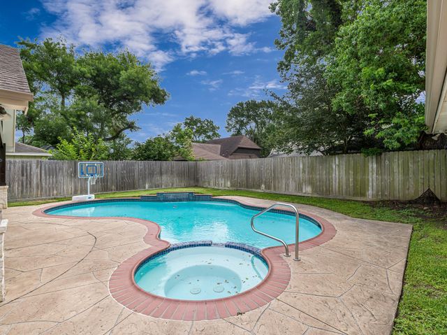 515 Ellingham Drive, Katy, TX 77450