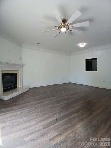 6929 Misty Pine Lane, Charlotte, NC 28217