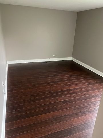 2730 Mitchell Drive 2, Woodridge, IL 60517