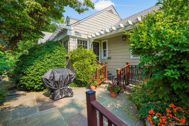 68 Woodbine Avenue, Larchmont, NY 10538