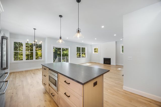 48 Beach Rd, Salisbury, MA 01952