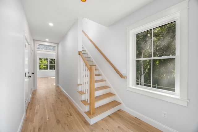 48 Beach Rd, Salisbury, MA 01952