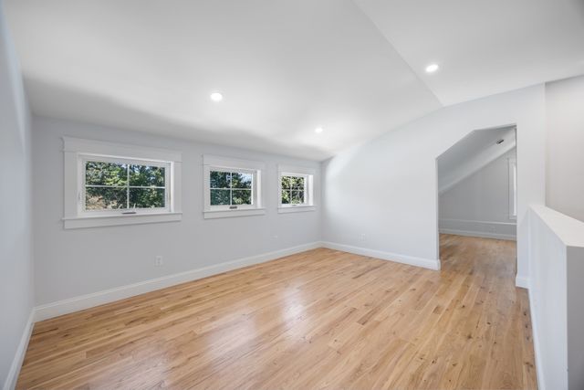 48 Beach Rd, Salisbury, MA 01952