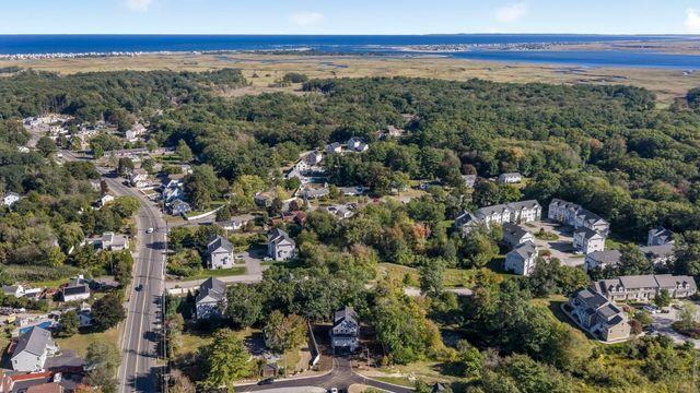 48 Beach Rd, Salisbury, MA 01952