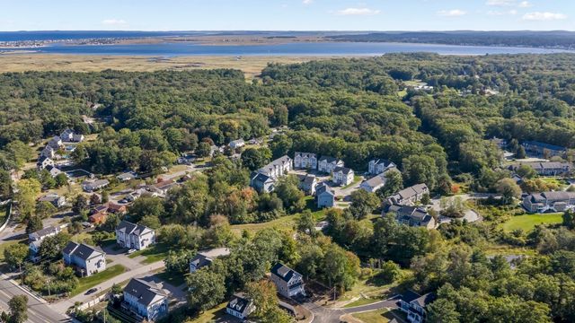 48 Beach Rd, Salisbury, MA 01952
