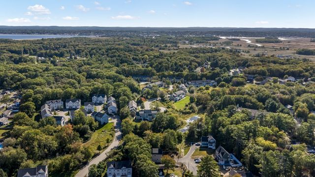 48 Beach Rd, Salisbury, MA 01952