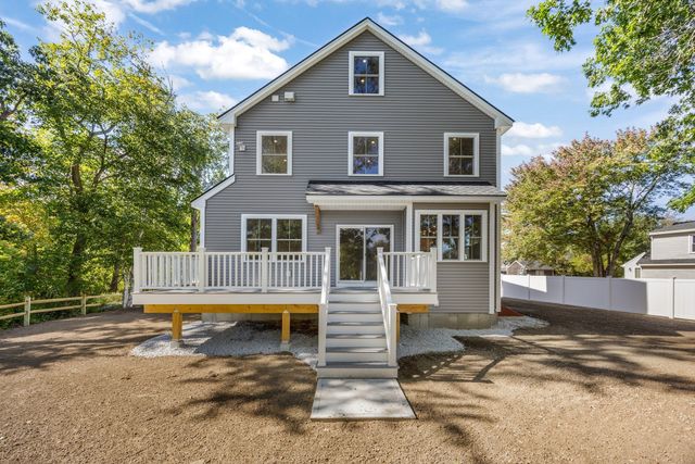 48 Beach Rd, Salisbury, MA 01952