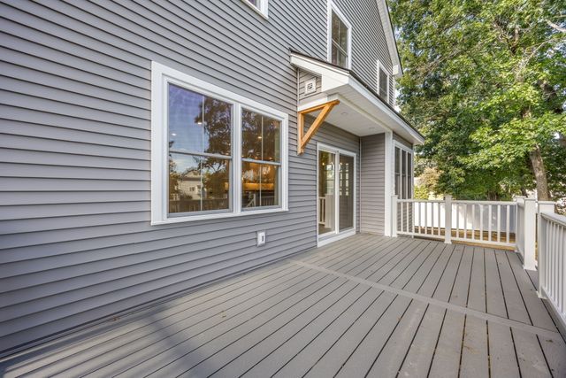 48 Beach Rd, Salisbury, MA 01952