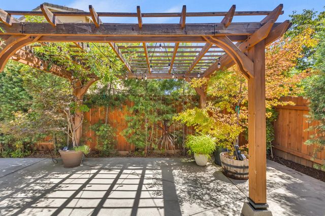 3470 River Shoal Ave, Sacramento, CA 95833