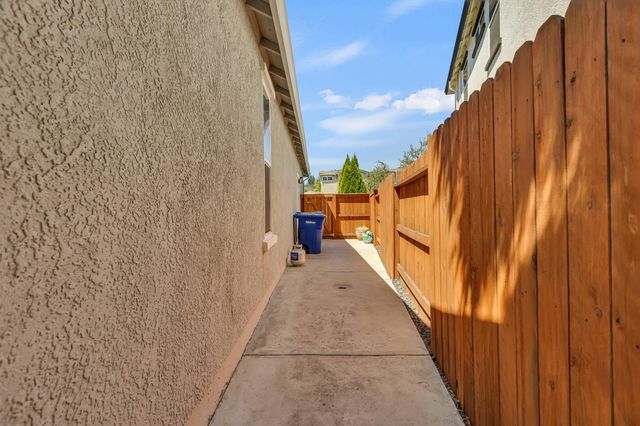 3470 River Shoal Ave, Sacramento, CA 95833