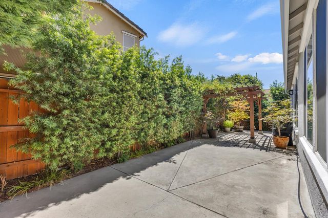 3470 River Shoal Ave, Sacramento, CA 95833